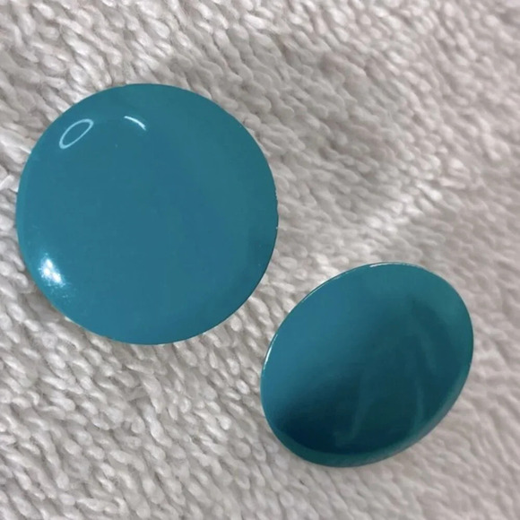 Vintage Teal Painted Round Metal Pierced Earrings - Picture 5 of 6